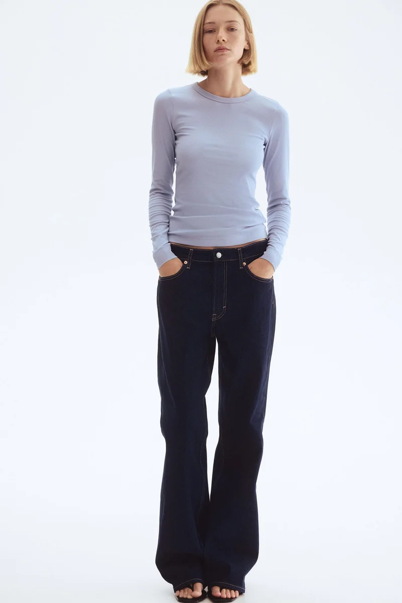 اتش اند ام بلوزة مرنة من مزيج المودال